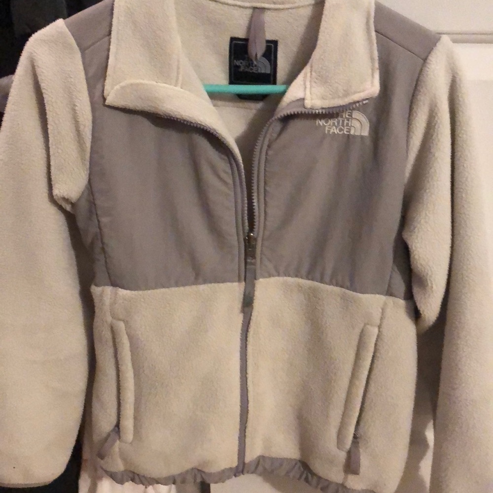 White/cream north face GIRLS jacket